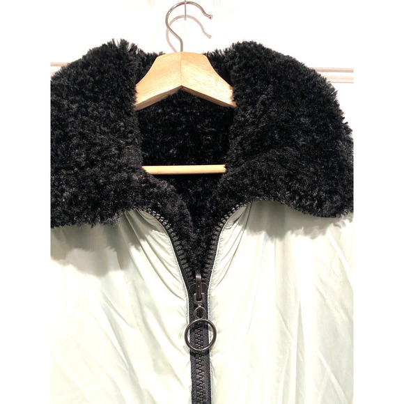 Topshop - reversible light blue puffer, Faux black fur women winter coat size 6 - Picture 3 of 6